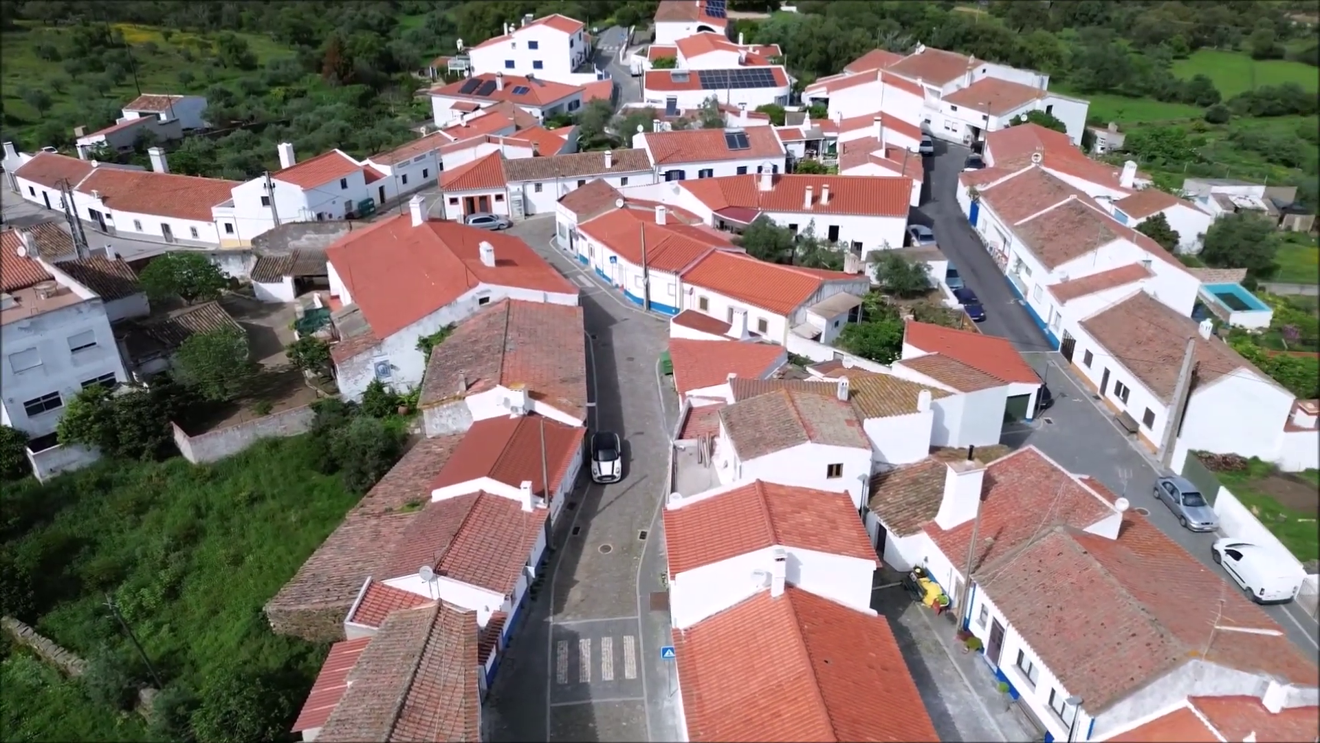 Vista aérea dos telhados de Santa Clara-a-Nova